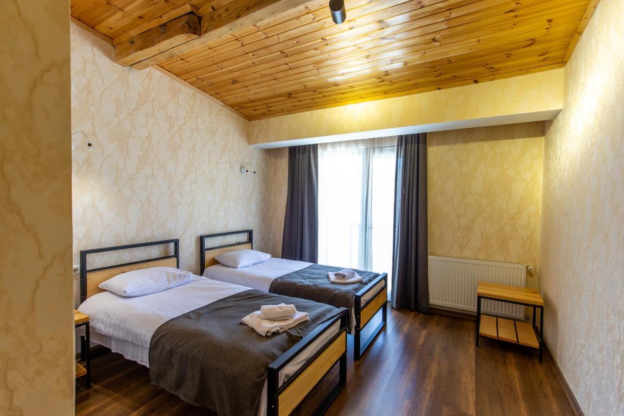 Mestia Hotel Amirani Ngoại thất bức ảnh