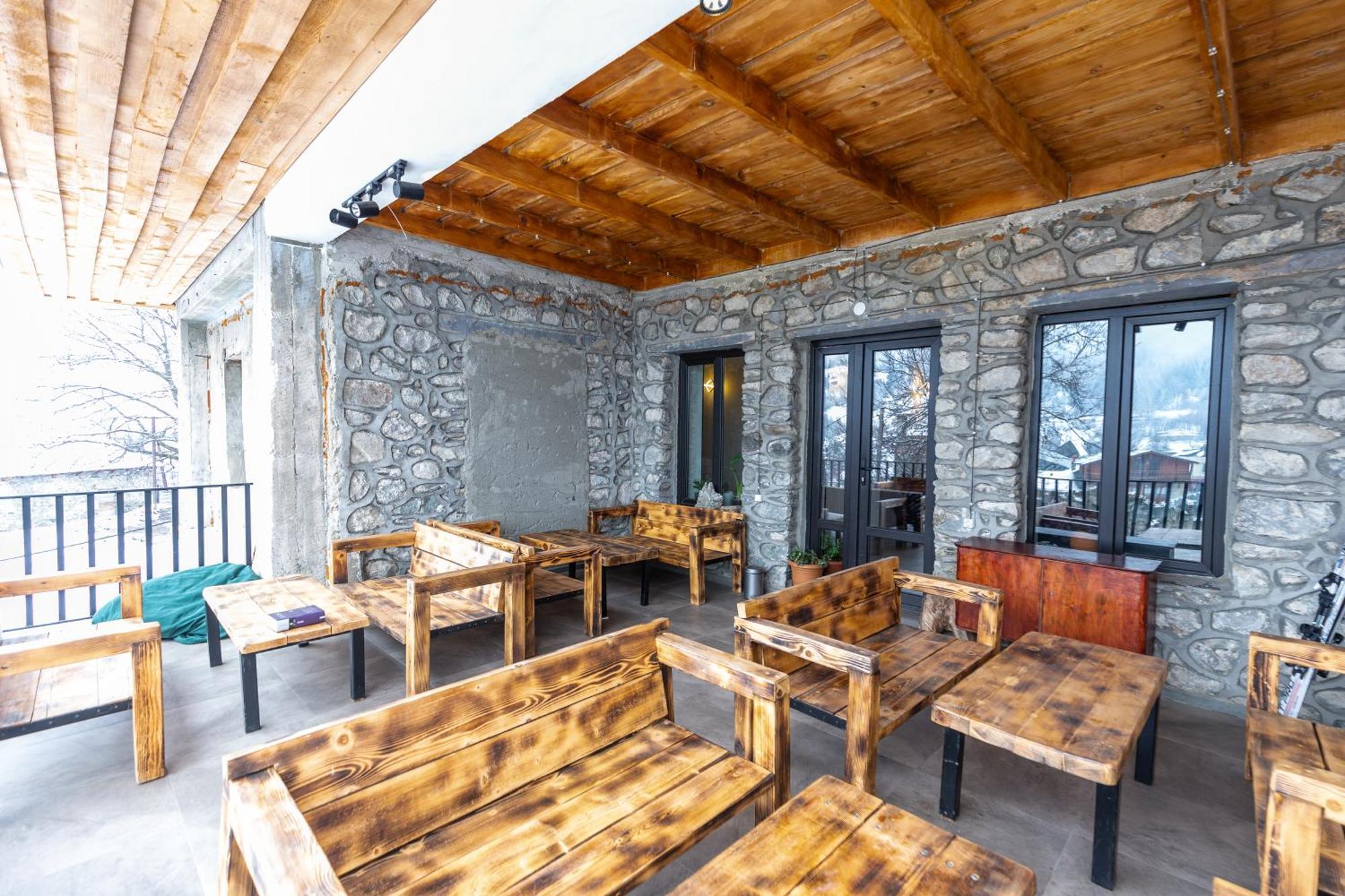 Mestia Hotel Amirani Ngoại thất bức ảnh