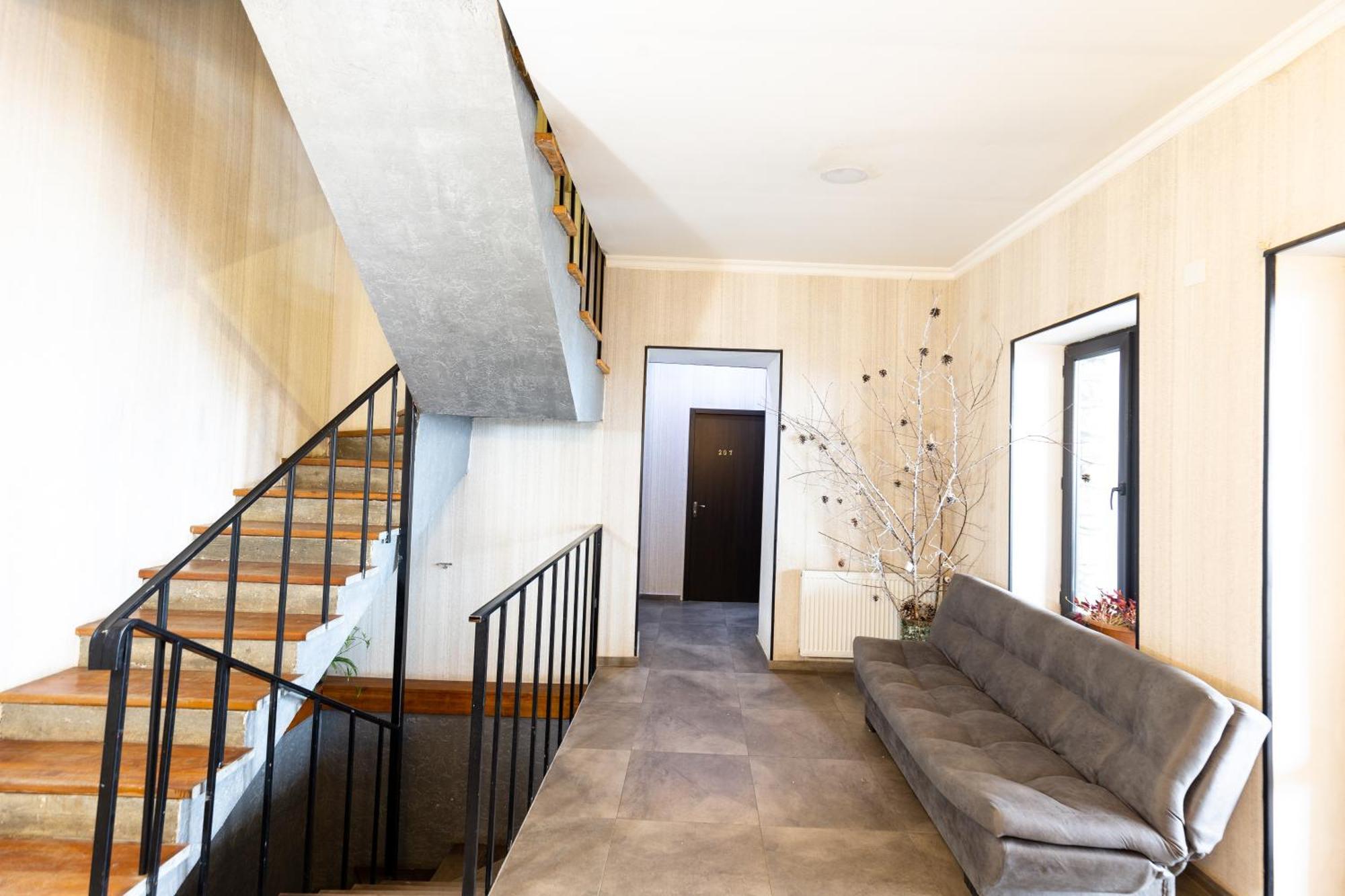 Mestia Hotel Amirani Ngoại thất bức ảnh