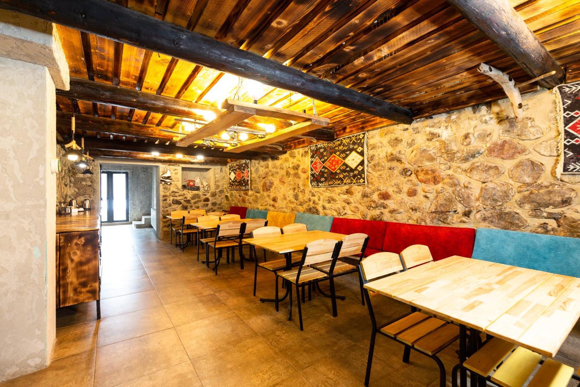 Mestia Hotel Amirani Ngoại thất bức ảnh