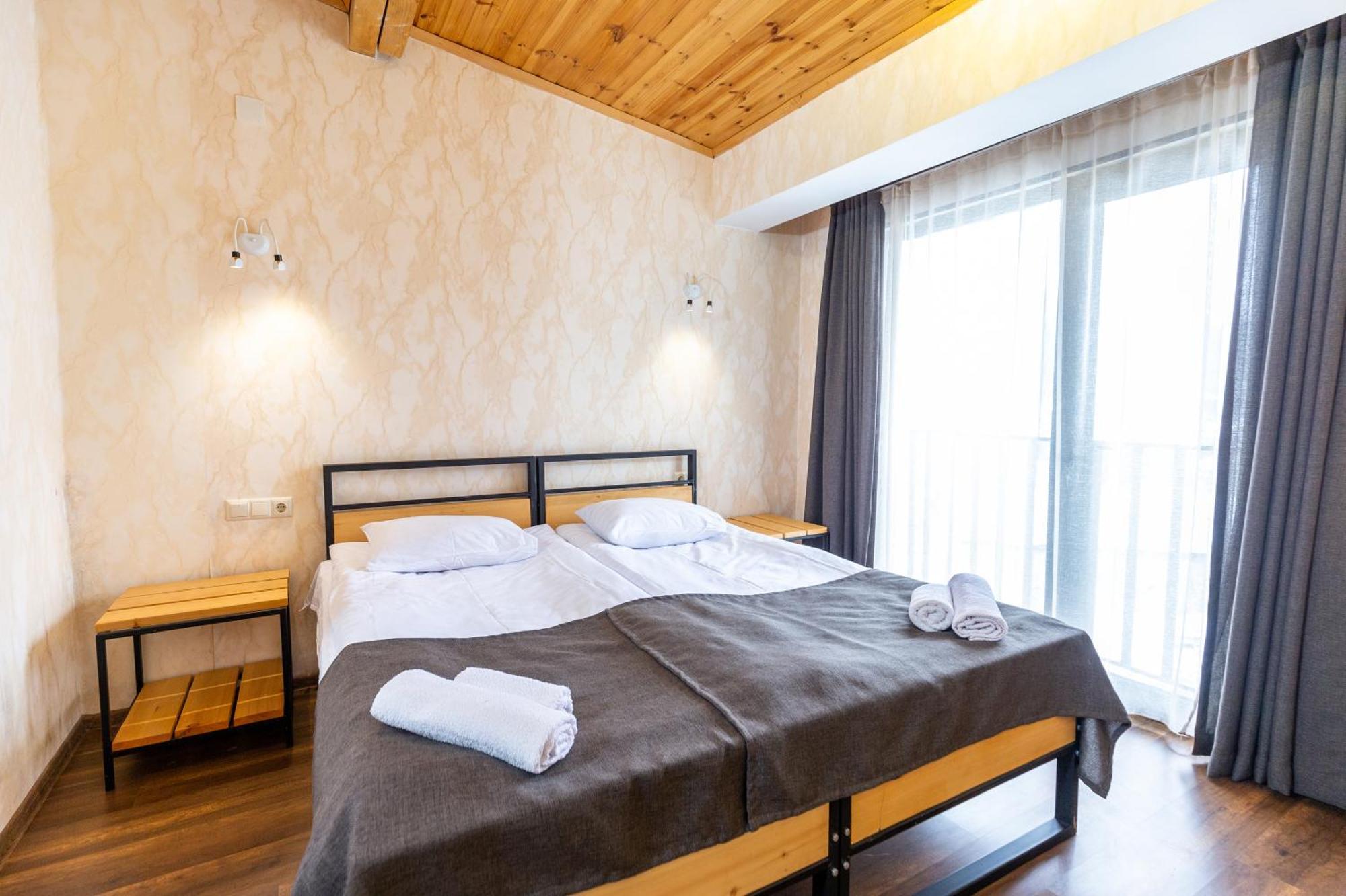 Mestia Hotel Amirani Ngoại thất bức ảnh