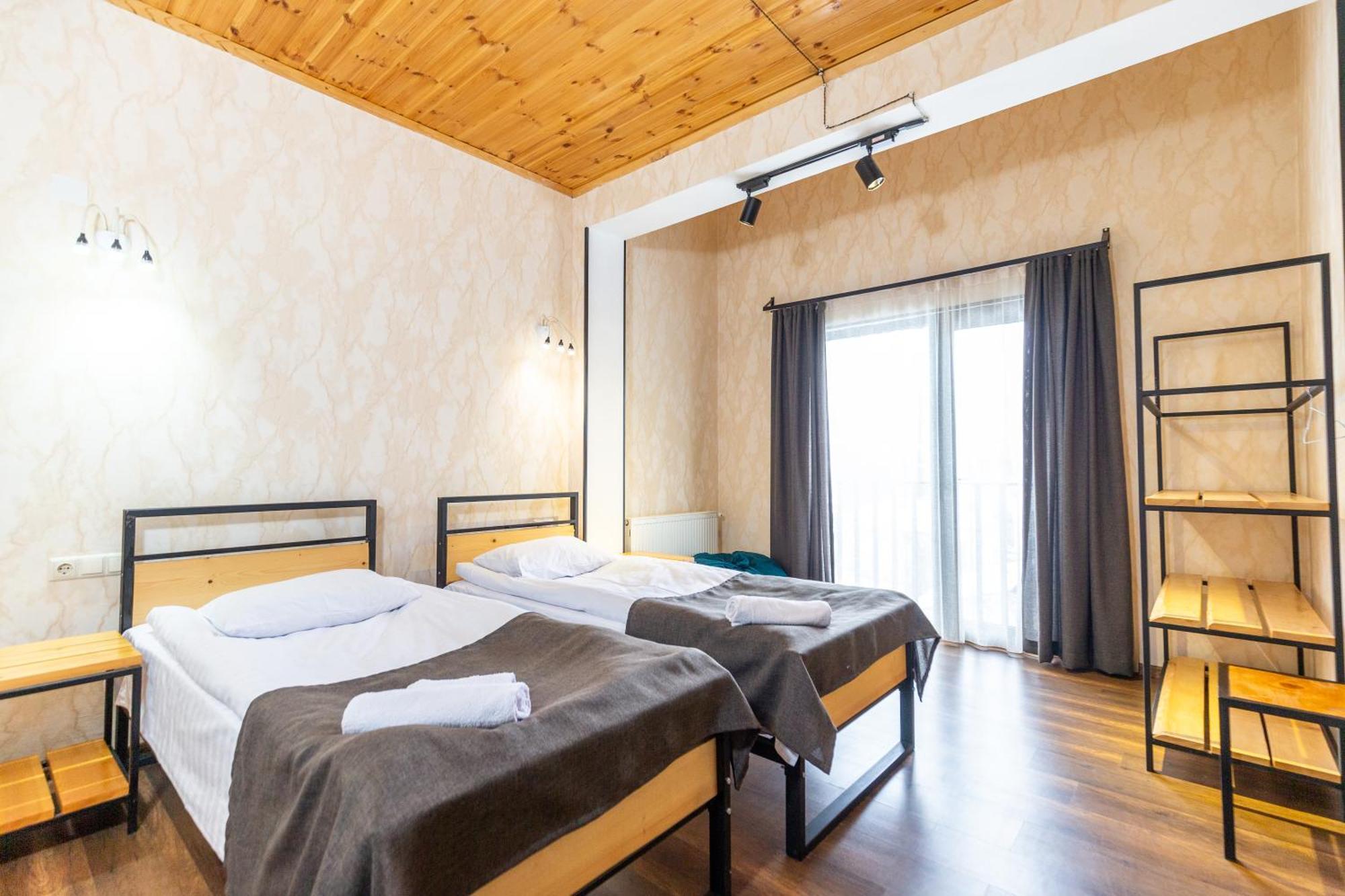 Mestia Hotel Amirani Ngoại thất bức ảnh