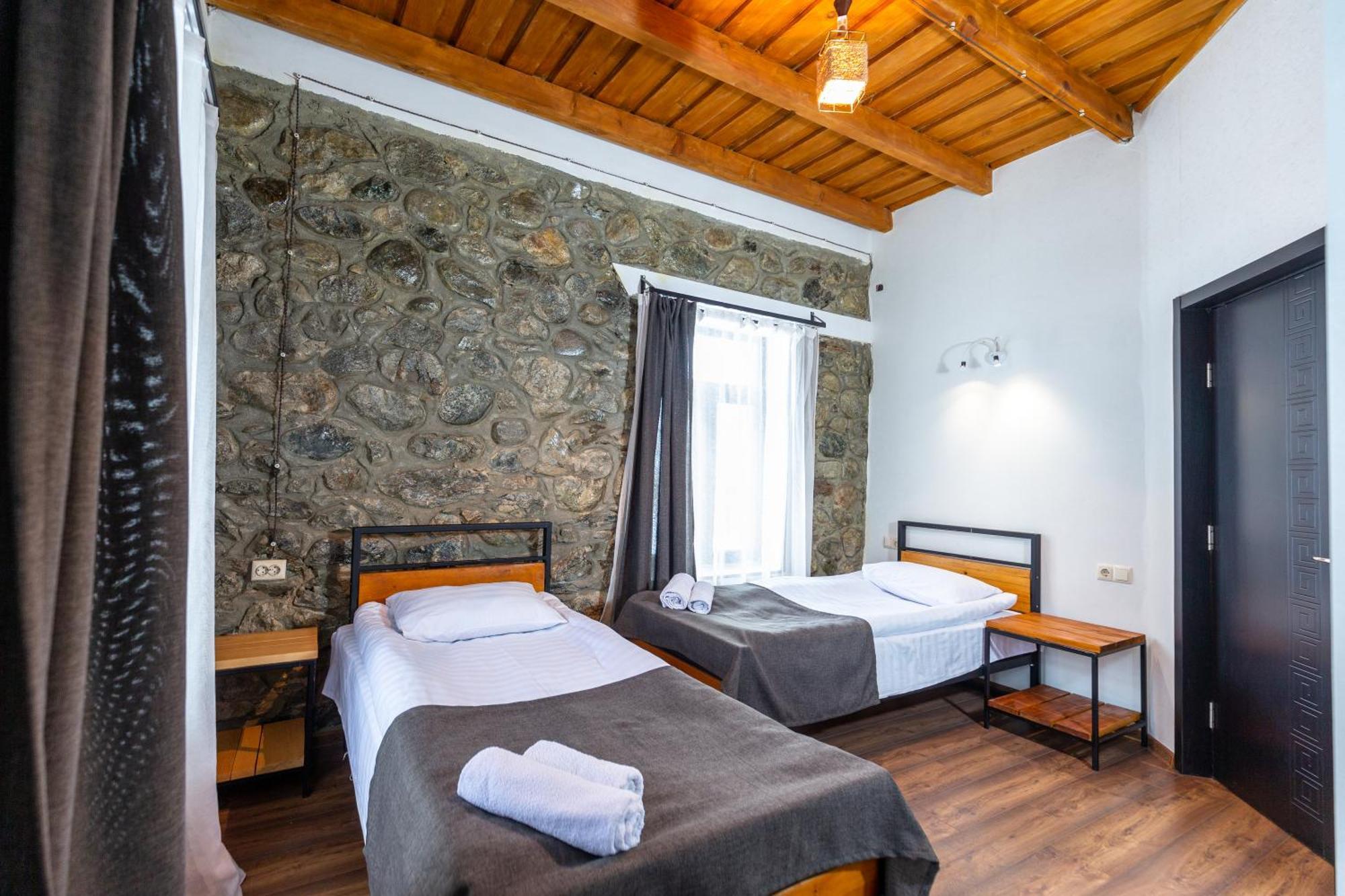 Mestia Hotel Amirani Ngoại thất bức ảnh