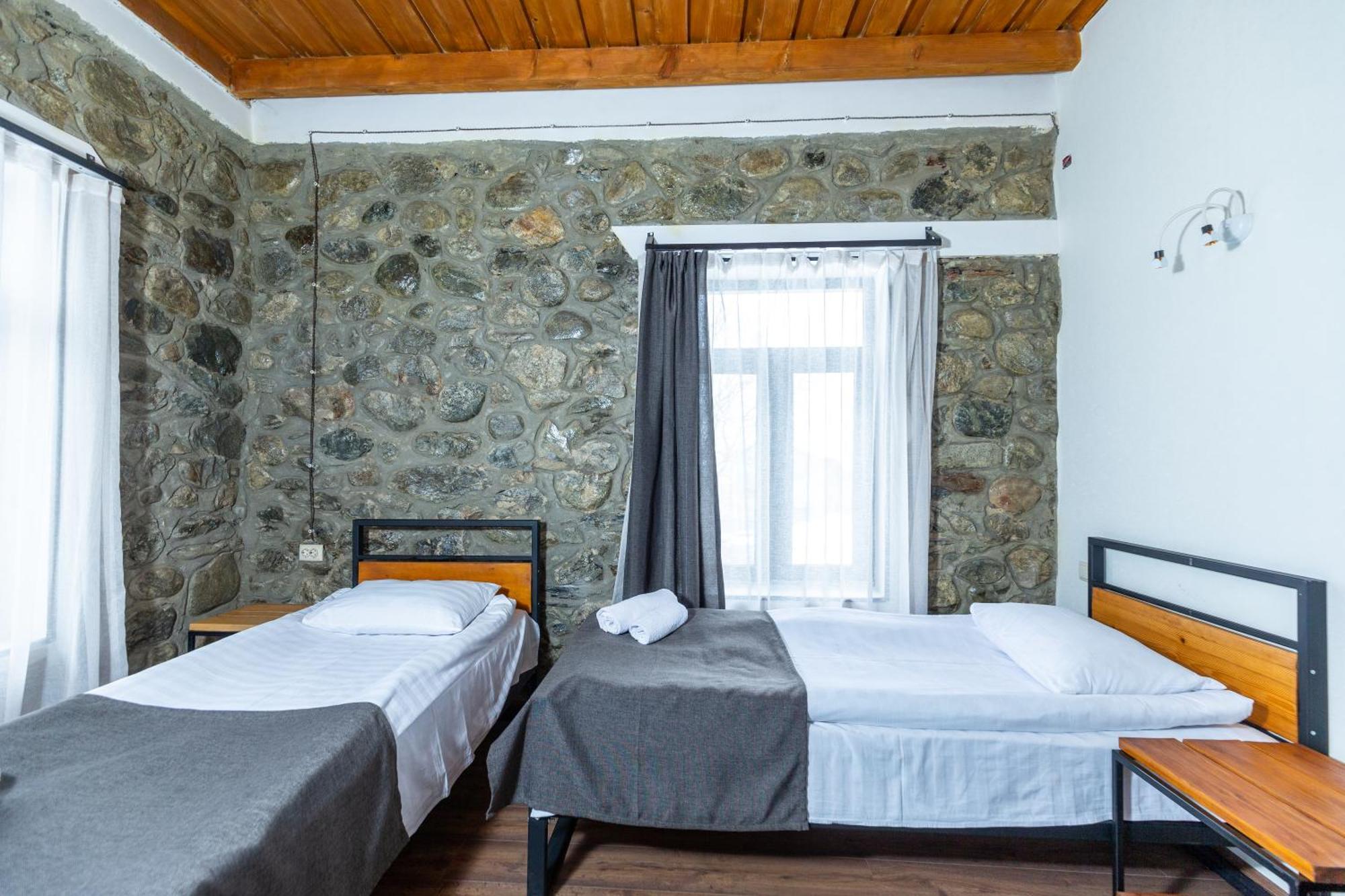 Mestia Hotel Amirani Ngoại thất bức ảnh