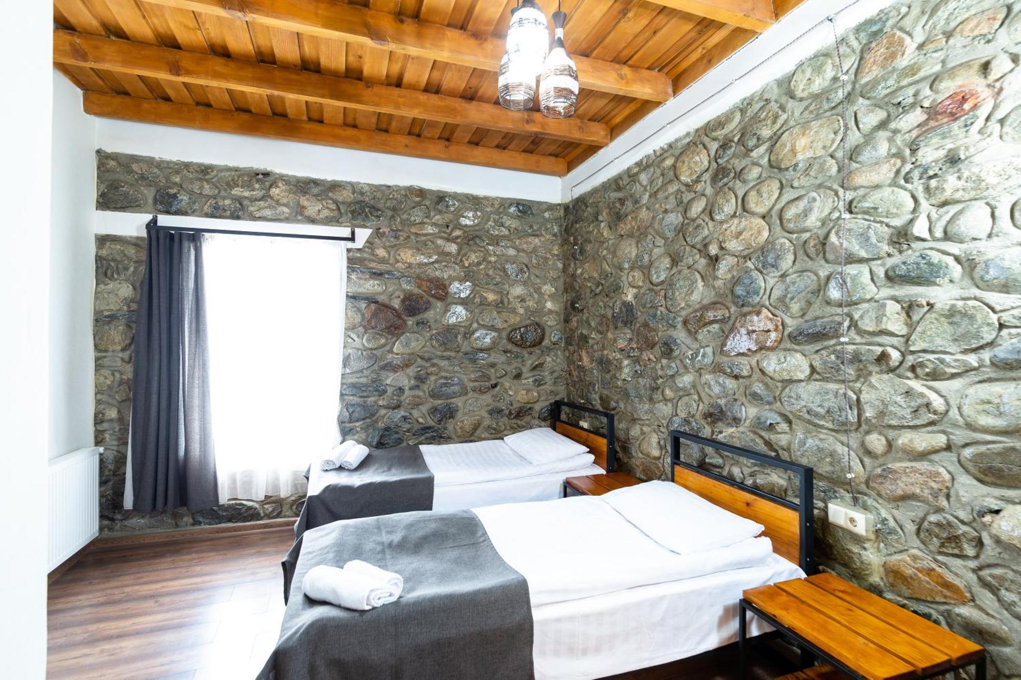 Mestia Hotel Amirani Ngoại thất bức ảnh