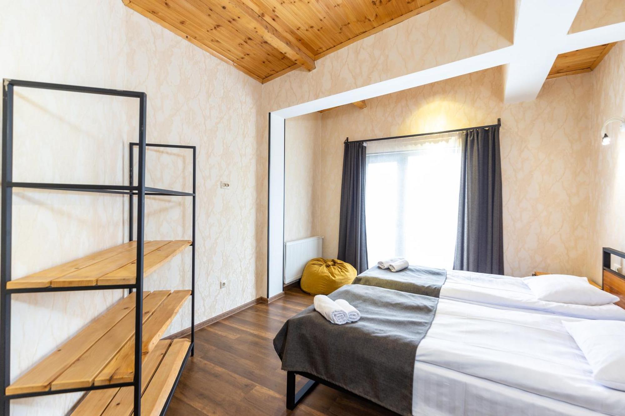 Mestia Hotel Amirani Ngoại thất bức ảnh