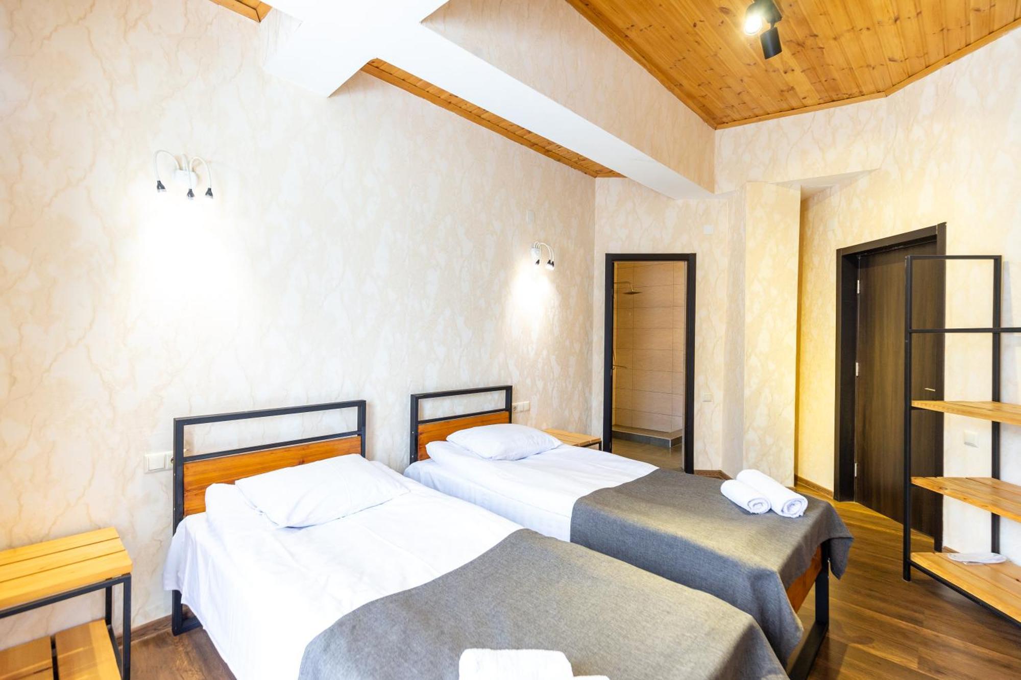 Mestia Hotel Amirani Ngoại thất bức ảnh