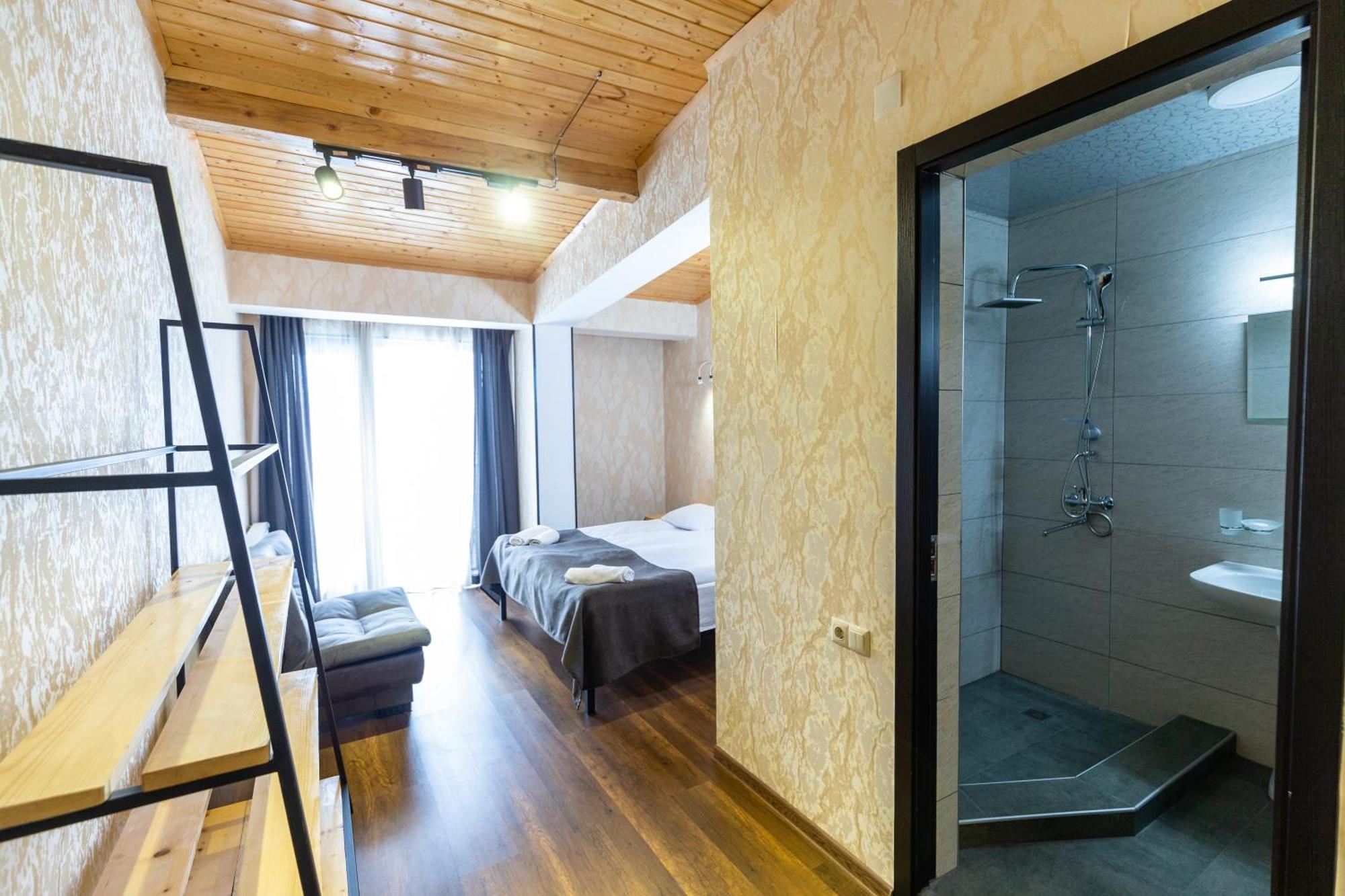 Mestia Hotel Amirani Ngoại thất bức ảnh