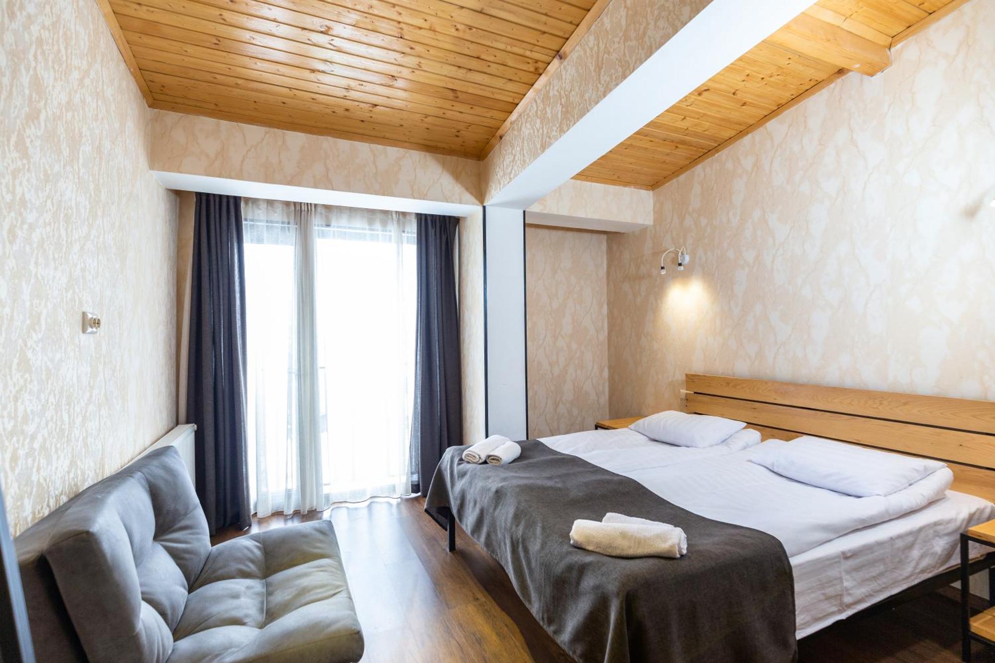 Mestia Hotel Amirani Ngoại thất bức ảnh