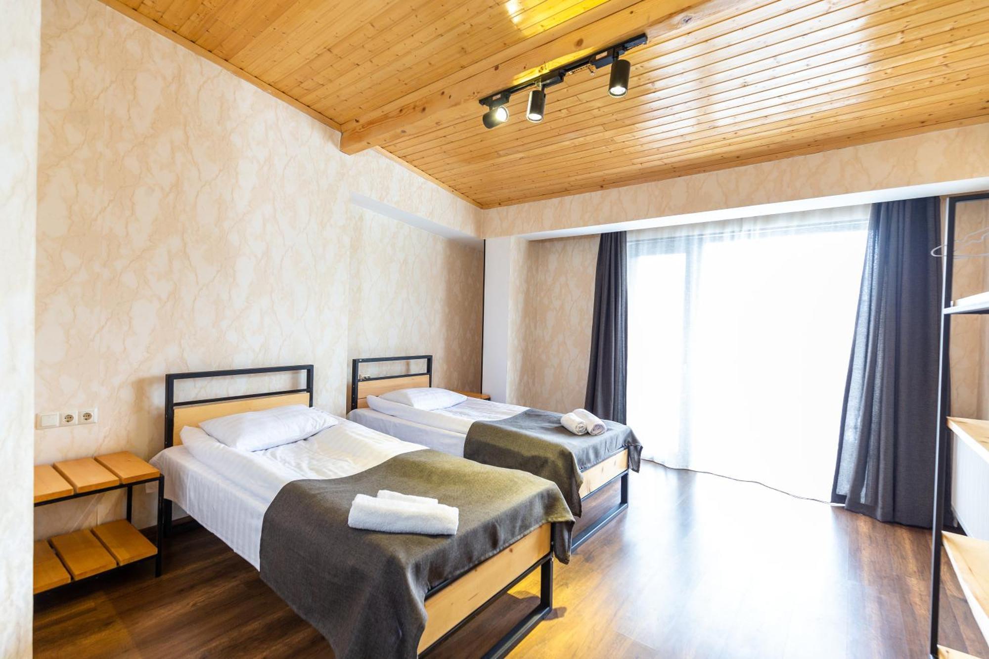 Mestia Hotel Amirani Ngoại thất bức ảnh